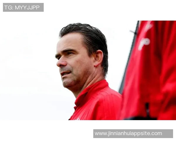 奥维马斯有望重返阿贾克斯担任体育总监职位 奥维马斯有望重返阿贾克斯担任体育总监职位