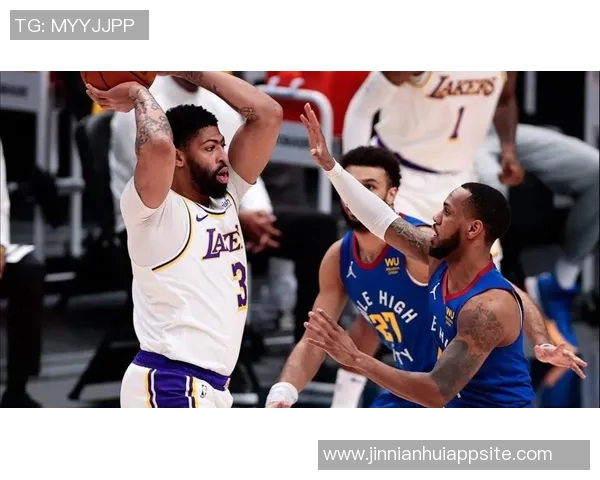 约维奇重摔受伤退场X光检查结果无异常明日将进行MRI检查评估伤情 约维奇重摔受伤退场X光检查结果无异常明日将进行MRI检查评估伤情