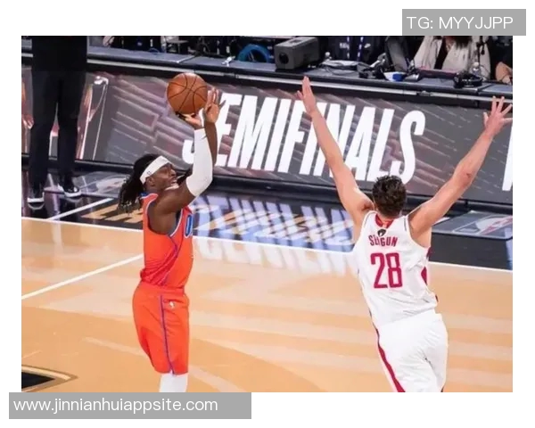 狄龙表现起伏外线不佳11投5中拿下12分4助攻3抢断三分球命中率低迷 狄龙表现起伏外线不佳11投5中拿下12分4助攻3抢断三分球命中率低迷